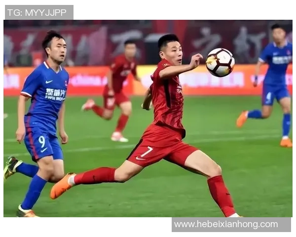 多位足球明星化身老人展现幽默风采引发网友热议