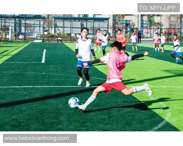 街头偶遇足球明星精彩瞬间视频分享让你感受足球魅力与明星风采